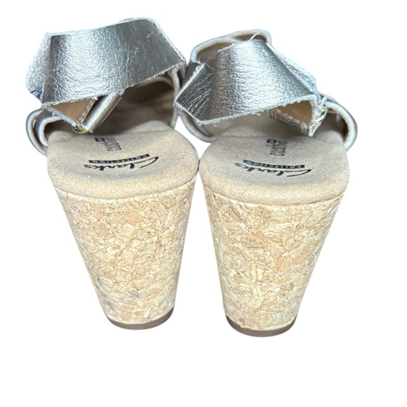 Clarks Annadel Eirwyn Wedge Sandals color silver Women's size 6.5 preloved - Picture 4 of 8